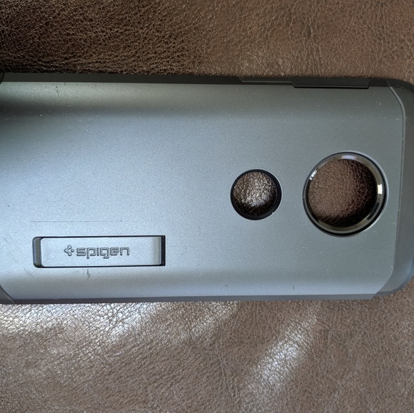Spigen Accessories - MotoG6 Spigen Case Kickstand+FREE screen protector
